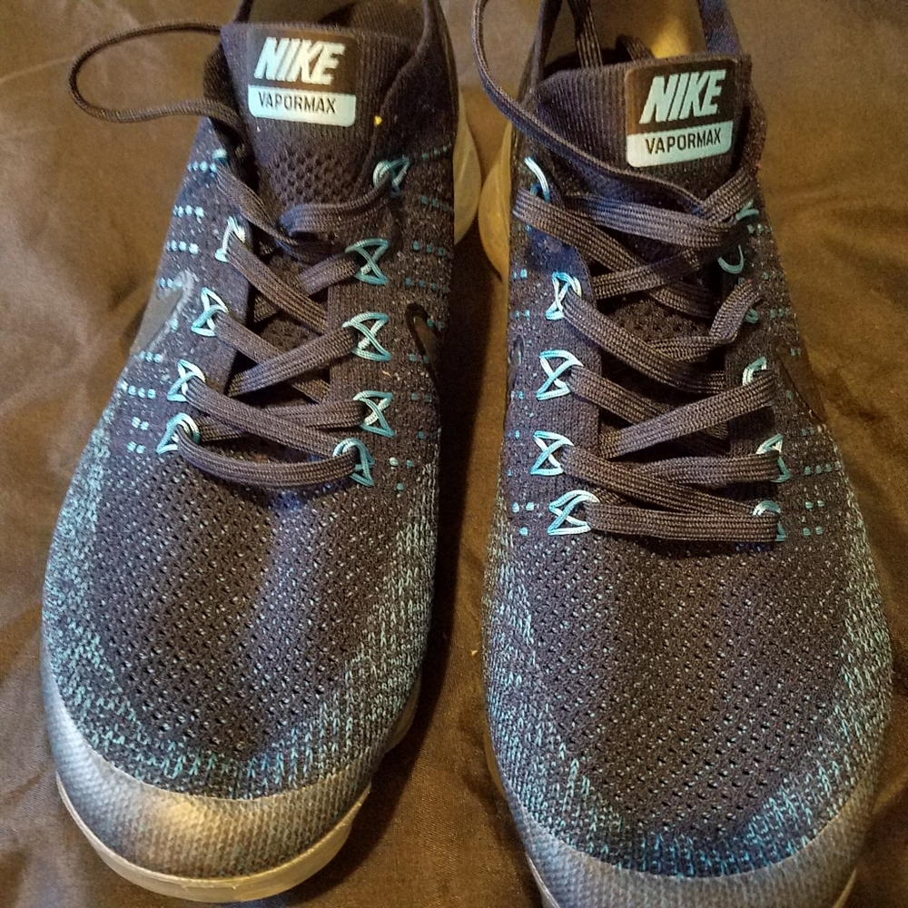 Men size 11 Nike Vapormax